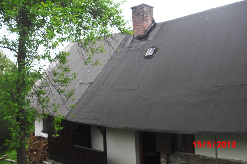 Rekonstrukce střechy Horská Kamenice 2012 - šindel 3TAB