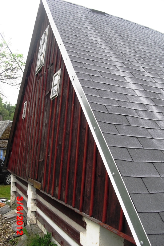 Rekonstrukce střechy Horská Kamenice 2012 - šindel 3TAB